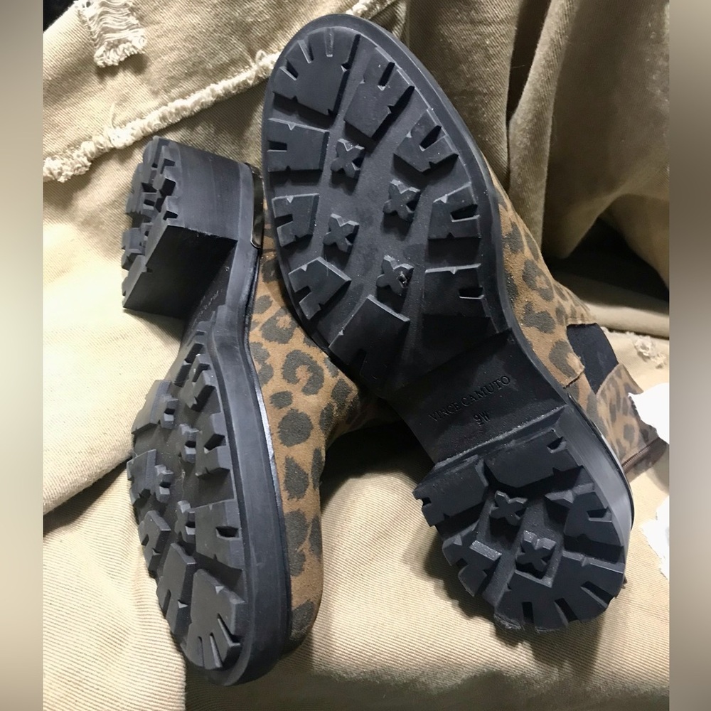 Vince Camuto Leopard Boots 9 Wide EUC - Picture 11 of 11